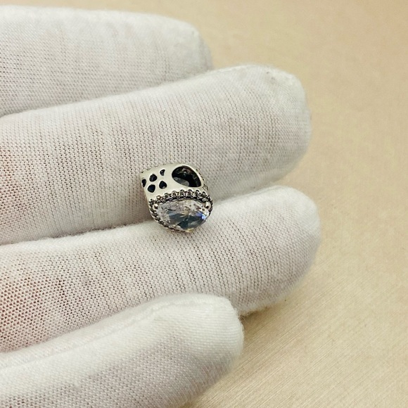 EUC Pandora 796245CZ Sterling Silver Radiant Teardrop Charm w/ Clear Zirconia - Picture 7 of 11